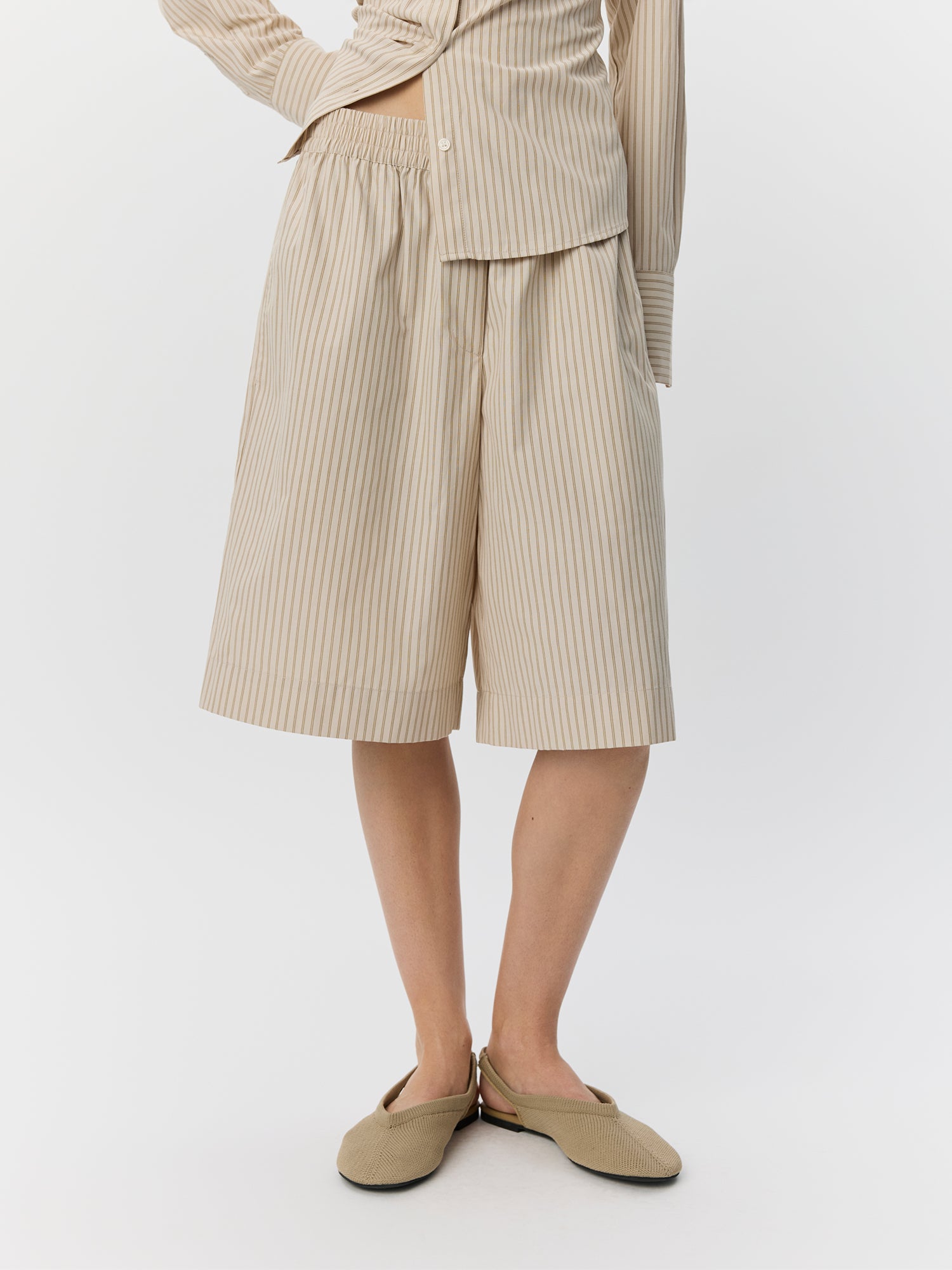Sofie Schnoor WOMEN BLAIRSW STRIPET BERMUDA SHORTS Shorts 0154 Off White / Black stripe