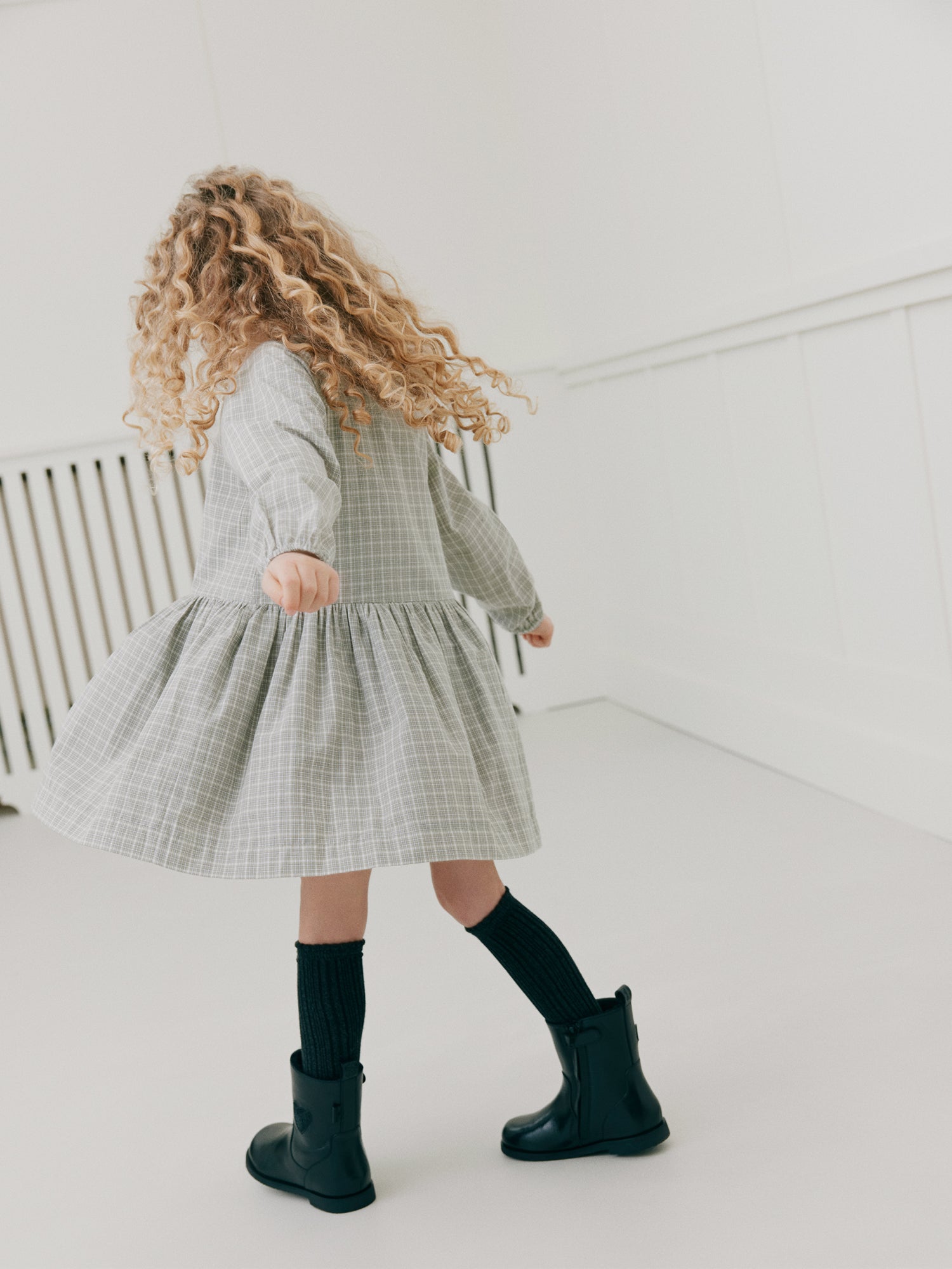 Sofie Schnoor KIDS INDICAKB KJOLE Kjole 8040 Grey check