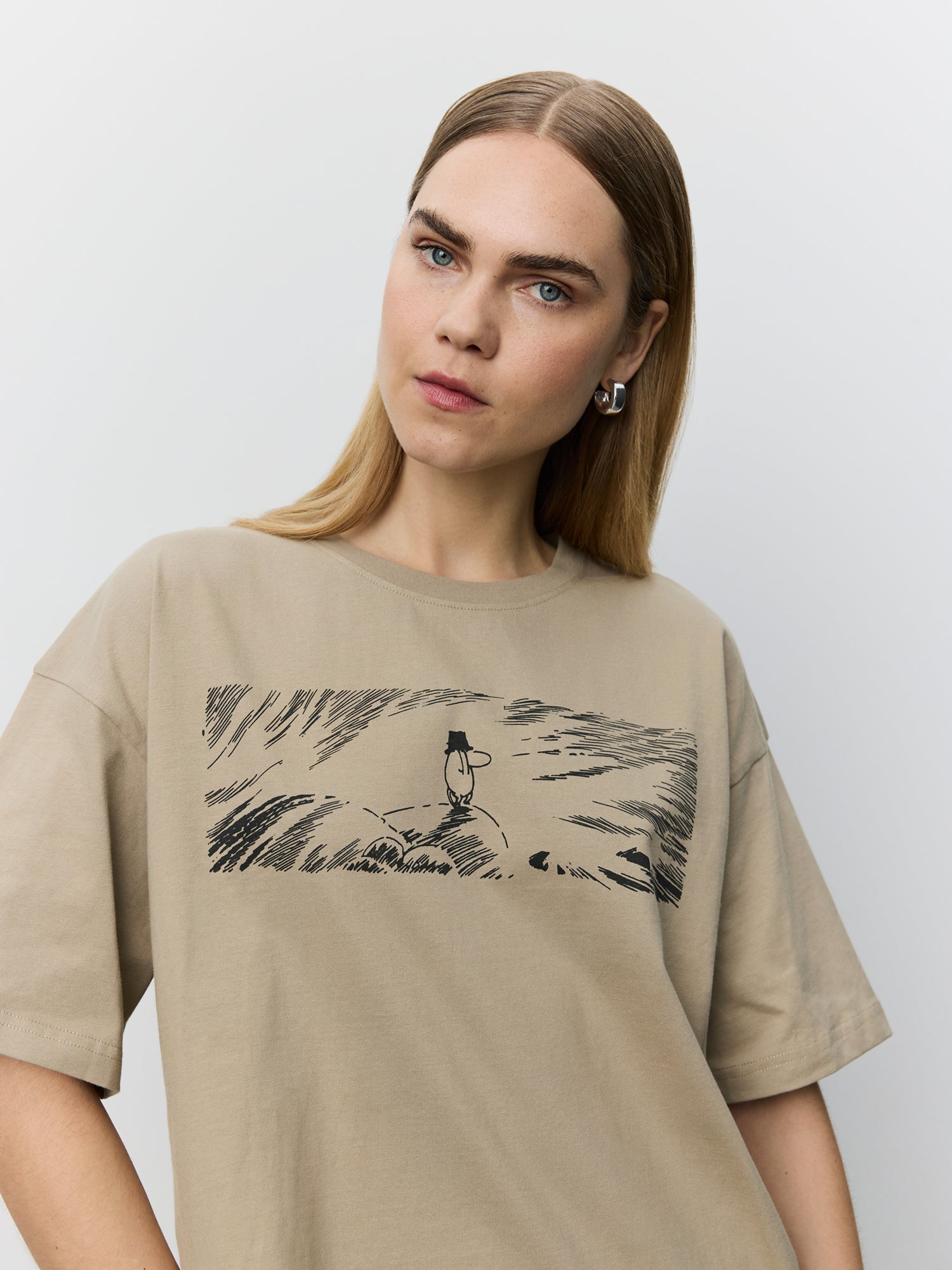 Sofie Schnoor WOMEN VERASW MOOMIN BOXY T-SHIRT T-shirt 7001 Sand