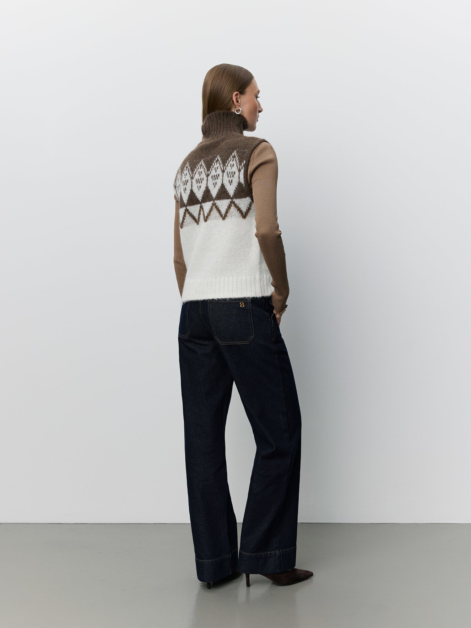 Sofie Schnoor WOMEN VILDASW HØJHALSET STRIK VEST Strik 9144 Off White - Brown