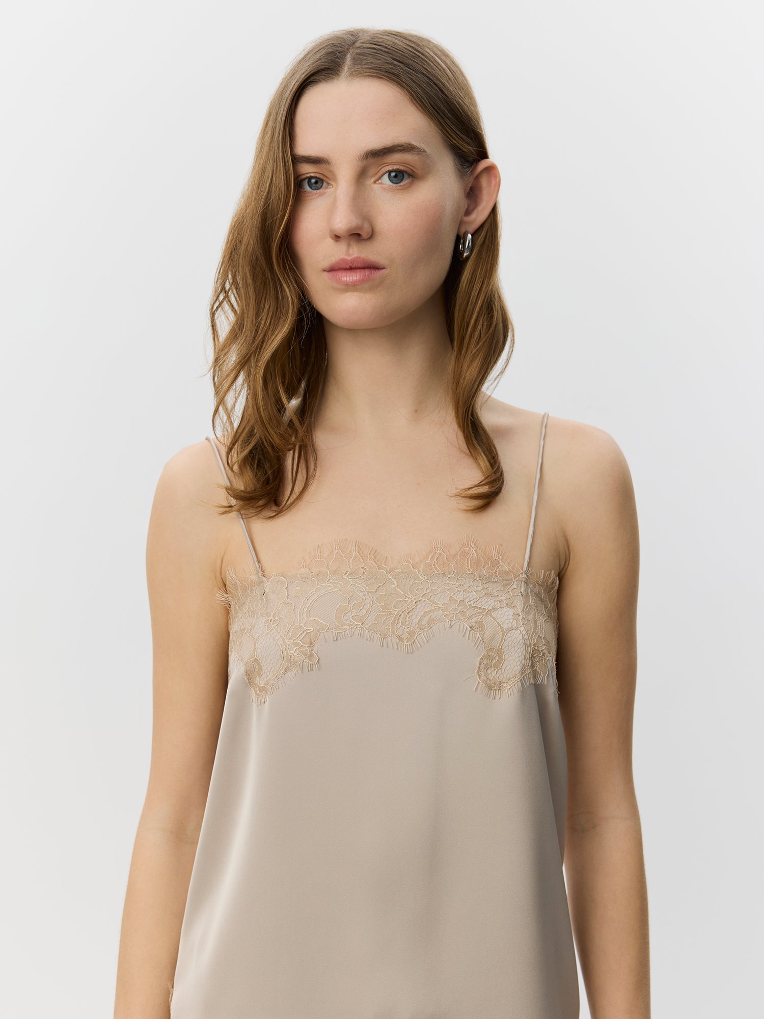 Sofie Schnoor WOMEN VIRASW BLONDE DETALJE TOP Top 8058 Feather Gray
